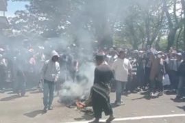 Massa gelar aksi desak pembentukan Daerah Otonom Baru  Sofifi