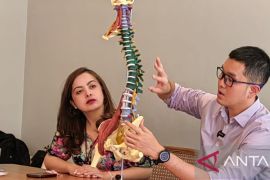 Kebiasaan duduk lama, banyak remaja alami saraf terjepit