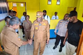 Pemkot Jayapura minta lurah menjaga lingkungan tetap bersih jelang HUT RI