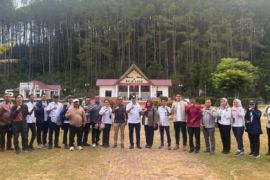 Bupati Taput: Dukungan Komisi VII kembalikan  kejayaan Salib Kasih