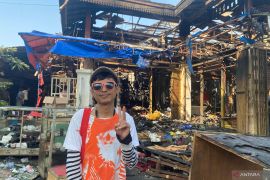 Pedagang di Pasar Taman Puring rugi sekitar Rp40 juta usai kebakaran pada Senin malam