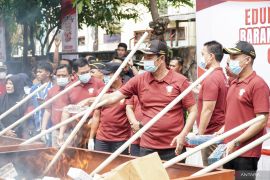 Pemkab Lamongan-Bea Cukai Gresik musnahkan 506 ribu rokok ilegal