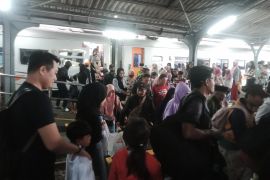 Jumlah penumpang KA naik saat jalur Gumitir ditutup total