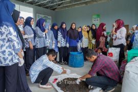 PT Timah latih ibu rumah tangga Bangka kelola sampah