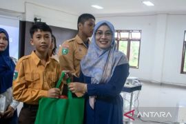 Pemprov Kaltim mulai salurkan 65 ribu seragam sekolah gratis, Agustus