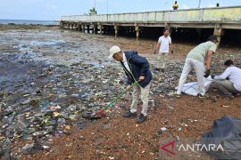 Pulau Penyengat jadi tuan rumah gerakan wisata bersih yang digagas Kemenpar