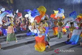 Istana undang tari kolosal pembukaan Fornas VIII 2025 tampil di HUT RI
