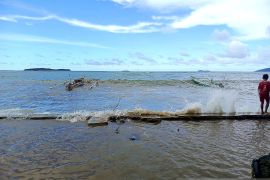 Sekolah memulangkan siswa lebih awal waspada isu tsunami Rusia