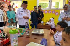 Wawako Maigus Nasir tinjau pelaksanaan program MBG di SD N 24 Ujung Gurun
