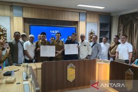 Sengketa plasma sawit selama 15 tahun di Kutai Timur telah dimediasi damai
