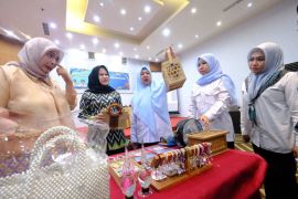 Pemkab Gowa melatih pelaku UMKM tingkatkan kualitas produk kerajinan
