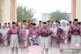 GALERI FOTO - Jelajah Budaya Riau: Gubri Abdul Wahid Kagumi Kreativitas Stand MTQ ke-43