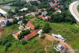 Legislator Bekasi dorong akselerasi relokasi aset terdampak Tol Japek Selatan