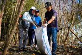 Menginjak usia ke-10 AEON Indonesia ikut terlibat pada pelestarian alam