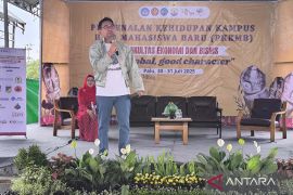 BI Sulteng edukasi mahasiswa baru FEB Untad tentang ekonomi digital