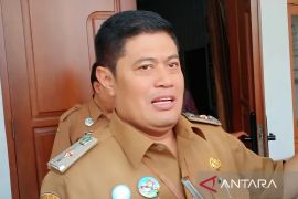 Disdikbud Kota Malang sebut pembagian seragam gratis tuntas akhir Agustus