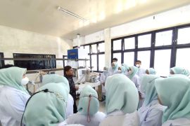 Tingkatkan kapasitas riset mahasiswa, LLDIKTI Wilayah X fasilitasi praktikum analisis senyawa bioaktif