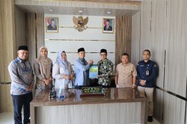 KPU serahkan buku laporan Pemilu 2024 ke DPRD Pasaman