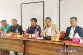 Dua praktisi diskusi hukum bersama Kasek SMP se Taput
