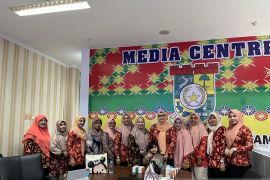 Wakil Rektor III Universitas Pahlawan sosialisasikan bekam medis di acara DWP