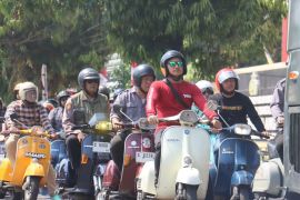 Komunitas Pecinta Vespa iringi pelepasan AKBP Eko Sunaryo