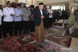 Humaniora sepekan, Suryadharma Ali tutup usia hingga pengganti guru SR