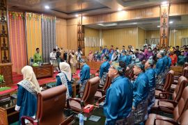 Paripurna hari jadi Bengkalis ke-513, Anggota DPRD Bengkalis tampil dengan busana adat melayu