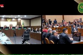 Hasto divonis 3,5 tahun penjara dan denda Rp250 juta atas kasus suap