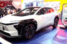 Toyota bZ4x versi lokal, sekali isi daya bisa tempuh 500 km!