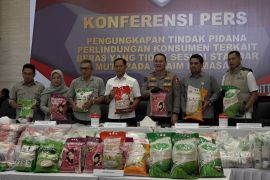 Bareskrim sita 201 ton beras yang tak sesuai standar mutu dan takaran