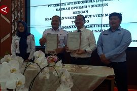 KAI Daop 7 dan Kejari Madiun teken MoU tertibkan aset negara