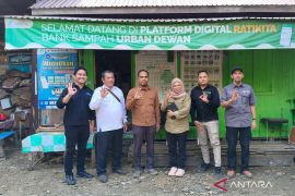 Kementerian LH pendampingan bank sampah digital Ratikita.id di HST