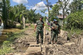Kodim Banjarmasin ubah budaya MCK warga pinggiran sungai lebih sehat