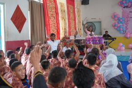 Srikandi sahabat anak, Srikandi PLN Sumbar bergembira bersama ratusan anak panti sosial Grahita