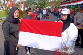 Semarakkan HUT RI, Pemkab Kotim bagikan ribuan Bendera Merah Putih