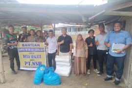 Kelompok Nelayan Dayung Maju Segati, terima bantuan alat tangkap ikan