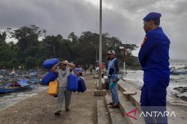 Polres Cianjur siagakan petugas gabungan gelar patroli pantai