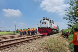 Kereta anjlok di Subang rampung dievakuasi