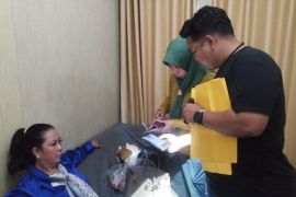 Seorang perempuan curi kalung berlian di Kelapa Gading