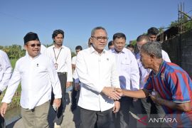 Terpopuler: Calon naturalisasi baru timnas, MU berhenti kejar Carlos, pendamping desa hingga harga emas turun