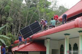 Program Sedekah Energi Mosaic Indonesia