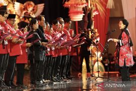 Politik sepekan, Prabowo terima PM Anwar hingga soal bendera One Piece