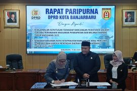 APBD Perubahan Pemkot Banjarbaru 2025 defisit Rp399 miliar