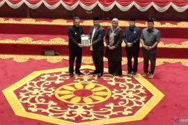 Pemprov Kepri-DPRD sahkan perda pemberian insentif dan kemudahan investasi