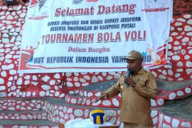 Pemkab Jayapura membuka turnamen voli serentak di tiga zona