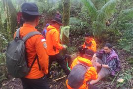 Tim SAR evakuasi enam pendaki Gunung Nokilalaki Sulawesi Tengah