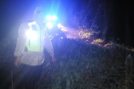 Jalur Banjarwangi di Garut yang tertutup longsor berangsur normal