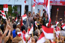 Tanah Laut dukung gerakan nasional bagikan 10 juta Bendera Merah Putih