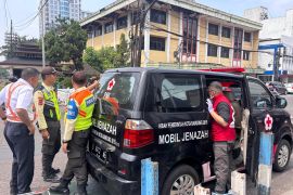 Seorang pria tewas tertabrak kereta di perlintasan Braga Bandung