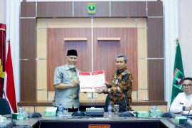 Gubernur dan Kakanwil DJP Sumbar diskusi PDRB, pajak hingga kemandirian fiskal daerah